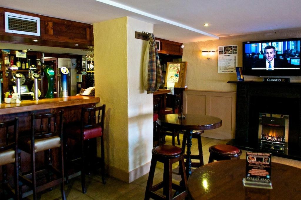 Wallis Arms Hotel Sráid an Mhuilinn Buitenkant foto